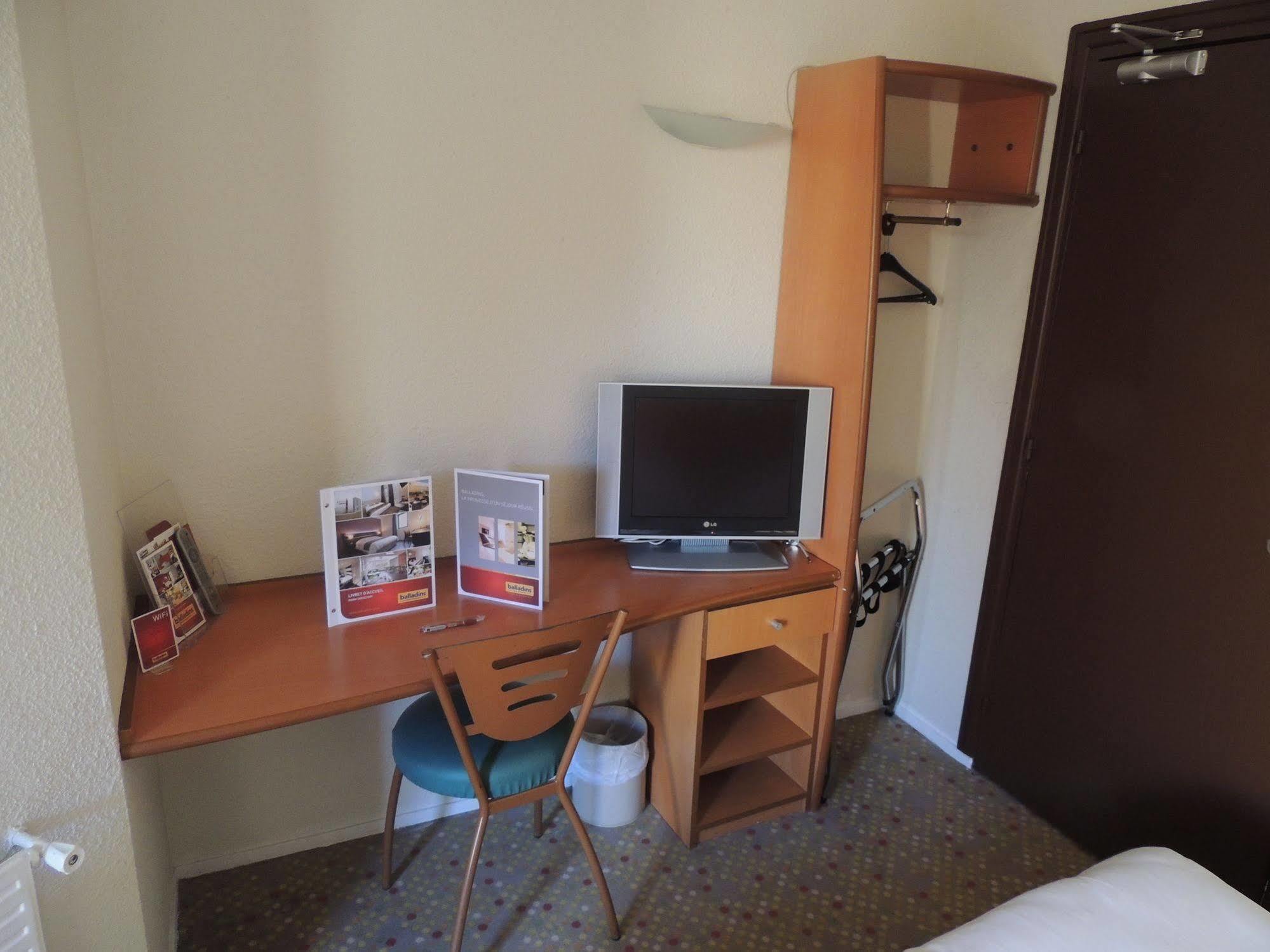 Ibis Budget Saint-Ouen-L'Aumone Kültér fotó